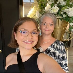 Meet your Posher, Analee